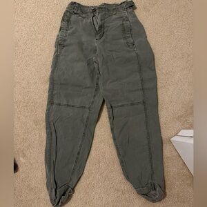 Old Navy Women's Olive Cargo Pants